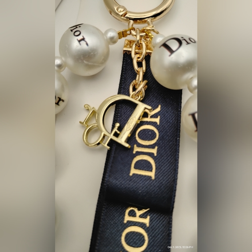 Dior Pearl and Gold Keychain with Butterfly&Dior On Pearls Charm BNIB - Picture 3 of 3